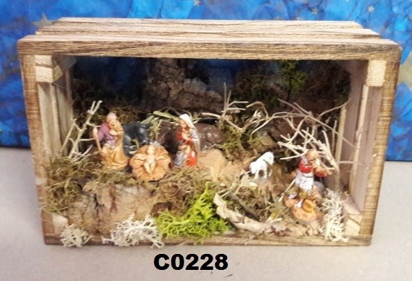 Natività con Cassetta cm.16x7xh10 + pastore e pecore art.CO228 - Cartoarte Natività con Cassetta cm.16x7xh10 + pastore e pecore art.CO228 - Cartoarte